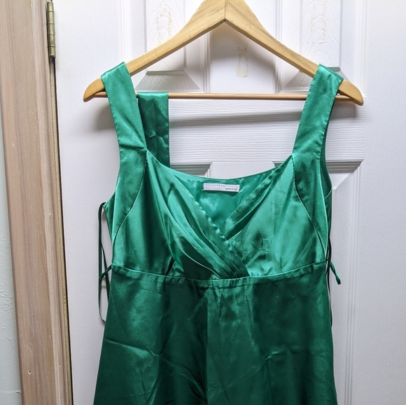 Emerald Green Dress - Picture 10 of 10